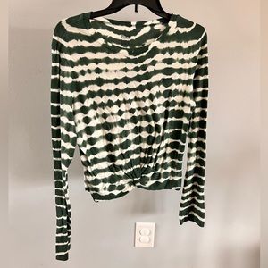 PINK long sleeve, knot front detail, cropped shirt. Size L. Super soft material!